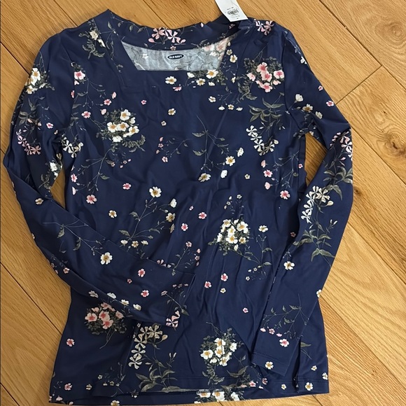 Bundle of Old Navy and Ruum Teal and Floral XL Long Sleeve Tees - Picture 10 of 14